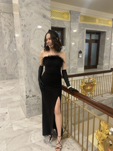 Vestido formal elegante con plumas negras, vestido de noche negro con abertura Y6391